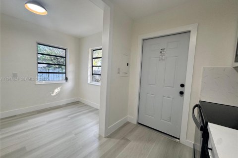 House in Miami, Florida 3 bedrooms, 94.2 sq.m. № 2004462 - photo 5