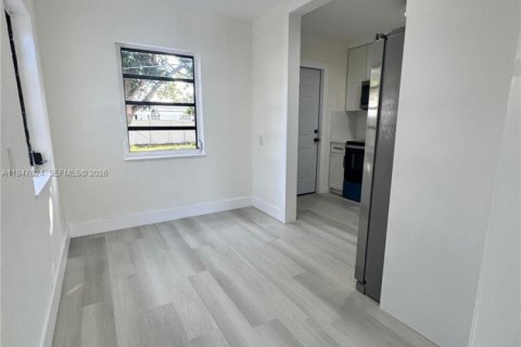 House in Miami, Florida 3 bedrooms, 94.2 sq.m. № 2004462 - photo 4