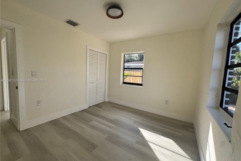 House in Miami, Florida 3 bedrooms, 94.2 sq.m. № 2004462 - photo 12