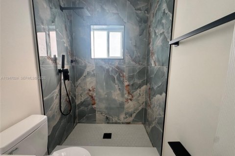 House in Miami, Florida 3 bedrooms, 94.2 sq.m. № 2004462 - photo 9