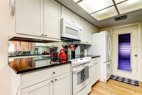 Купить кондоминиум в Нью-Порт-Ричи, Флорида 3 комнаты, 111.58м2, № 1822965 - фото 15