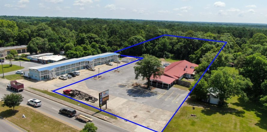 Propiedad comercial en De Funiak Springs, Florida № 564529