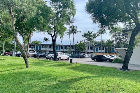 Condo in Wilton Manors, Florida, 1 bedroom  № 581502 - photo 1