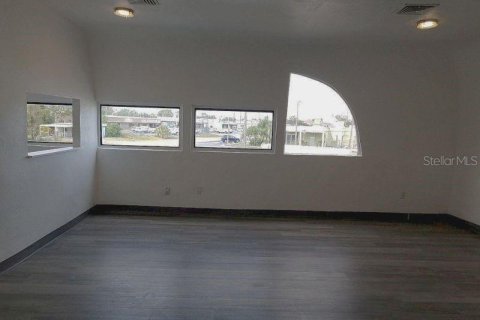 Купить коммерческую недвижимость в Раскин, Флорида 627.83м2, № 2106001 - фото 22