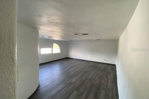 Купить коммерческую недвижимость в Раскин, Флорида 627.83м2, № 2106001 - фото 21