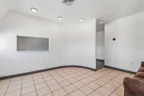 Купить коммерческую недвижимость в Раскин, Флорида 627.83м2, № 2106001 - фото 16