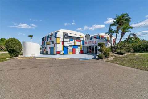 Купить коммерческую недвижимость в Раскин, Флорида 627.83м2, № 2106001 - фото 9