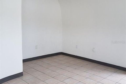 Купить коммерческую недвижимость в Раскин, Флорида 627.83м2, № 2106001 - фото 26
