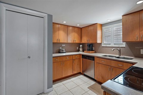 Condominio en venta en Saint Pete Beach, Florida, 2 dormitorios, 131.92 m2 № 2100029 - foto 13