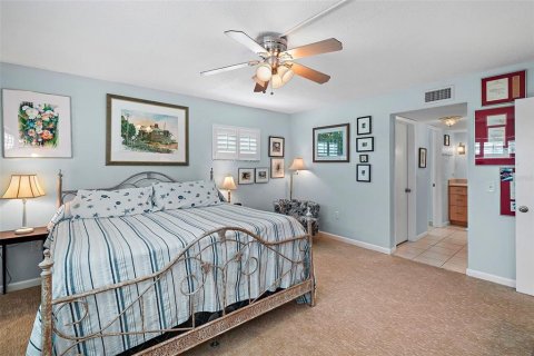 Condominio en venta en Saint Pete Beach, Florida, 2 dormitorios, 131.92 m2 № 2100029 - foto 21