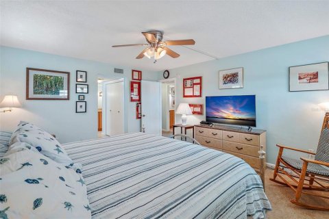 Condominio en venta en Saint Pete Beach, Florida, 2 dormitorios, 131.92 m2 № 2100029 - foto 20