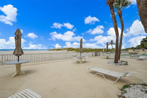 Condominio en venta en Saint Pete Beach, Florida, 2 dormitorios, 131.92 m2 № 2100029 - foto 28