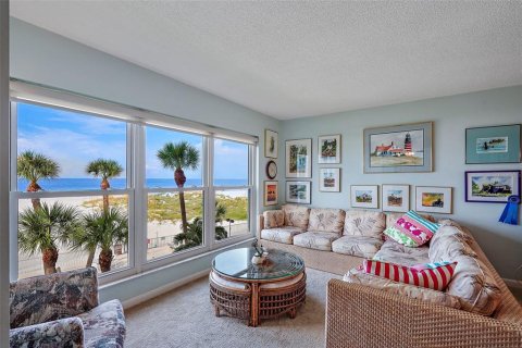 Condominio en venta en Saint Pete Beach, Florida, 2 dormitorios, 131.92 m2 № 2100029 - foto 3
