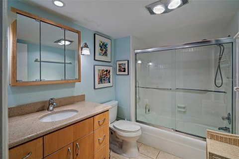 Condominio en venta en Saint Pete Beach, Florida, 2 dormitorios, 131.92 m2 № 2100029 - foto 16