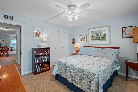 Condominio en venta en Saint Pete Beach, Florida, 2 dormitorios, 131.92 m2 № 2100029 - foto 18