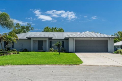 House in Okeechobee, Florida 3 bedrooms, 154.96 sq.m. № 2147047