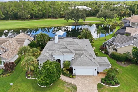 House in Bradenton, Florida 3 bedrooms, 206.99 sq.m. № 2361594
