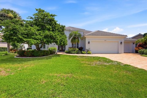 House in Bradenton, Florida 3 bedrooms, 206.99 sq.m. № 2361594 - photo 4