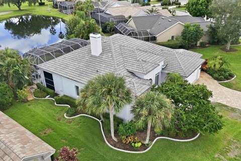 House in Bradenton, Florida 3 bedrooms, 206.99 sq.m. № 2361594 - photo 2