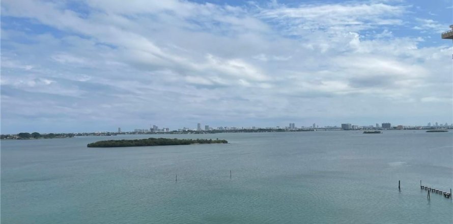 Condominio en Miami, Florida, 2 dormitorios № 1226943