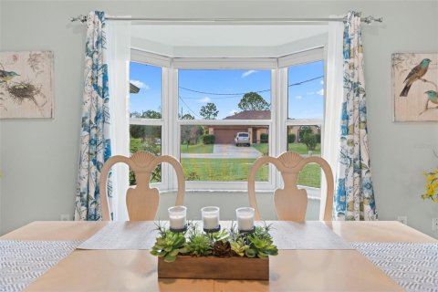 House in Deltona, Florida 4 bedrooms, 197.14 sq.m. № 1894651 - photo 7