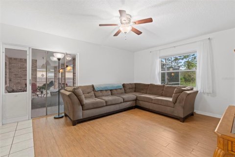 House in Deltona, Florida 4 bedrooms, 197.14 sq.m. № 1894651 - photo 24