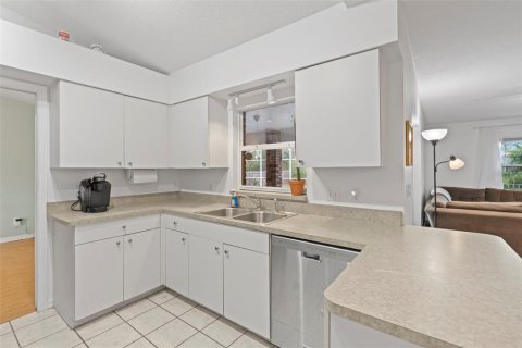 House in Deltona, Florida 4 bedrooms, 197.14 sq.m. № 1894651 - photo 20