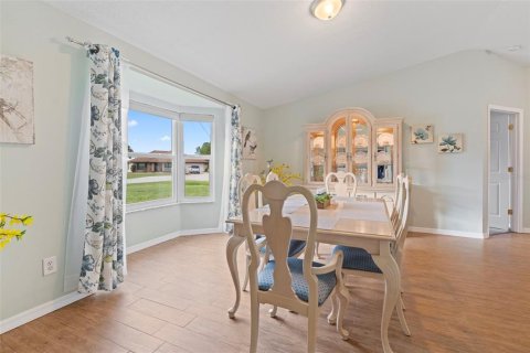 House in Deltona, Florida 4 bedrooms, 197.14 sq.m. № 1894651 - photo 5