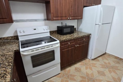 Купить кондоминиум в Майами, Флорида 3 спальни, 108.23м2, № 2168168 - фото 14
