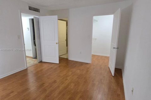 Купить кондоминиум в Майами, Флорида 3 спальни, 108.23м2, № 2168168 - фото 26