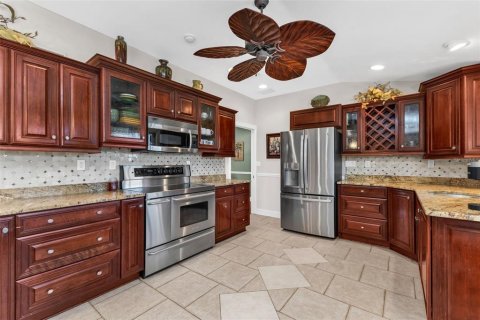 House in Punta Gorda, Florida 3 bedrooms, 186.27 sq.m. № 2431069 - photo 18