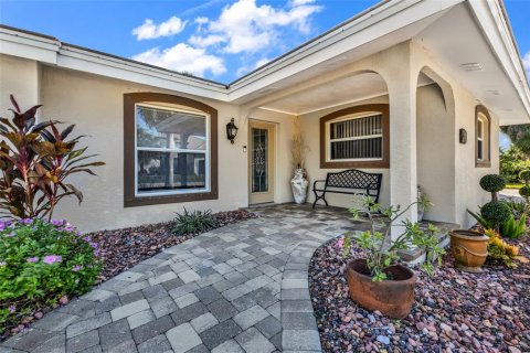 House in Punta Gorda, Florida 3 bedrooms, 186.27 sq.m. № 2431069 - photo 6