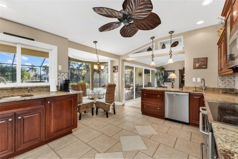 House in Punta Gorda, Florida 3 bedrooms, 186.27 sq.m. № 2431069 - photo 22