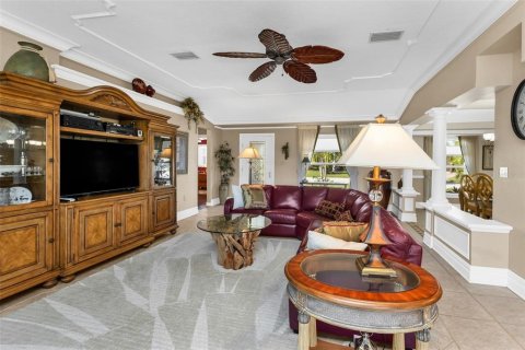 House in Punta Gorda, Florida 3 bedrooms, 186.27 sq.m. № 2431069 - photo 10