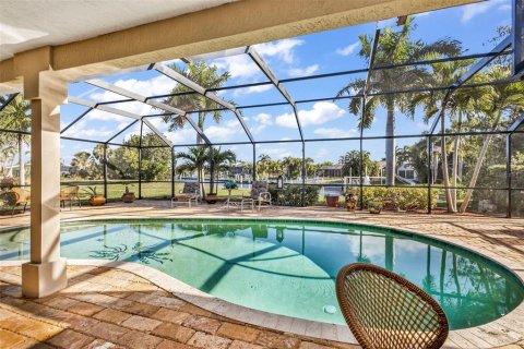 House in Punta Gorda, Florida 3 bedrooms, 186.27 sq.m. № 2431069 - photo 4