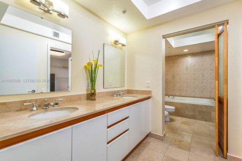 Condominio en alquiler en Miami Beach, Florida, 1 dormitorio, 87.33 m2 № 2057249 - foto 9
