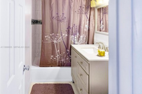 Villa ou maison à vendre à North Miami, Floride: 3 chambres, 96.15 m2 № 2065033 - photo 17