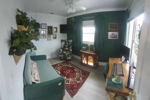 House in Largo, Florida 3 bedrooms, 118.45 sq.m. № 1747101 - photo 10