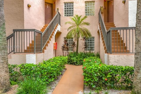 Condominio en venta en Plantation, Florida, 3 dormitorios, 104.05 m2 № 2186405 - foto 2