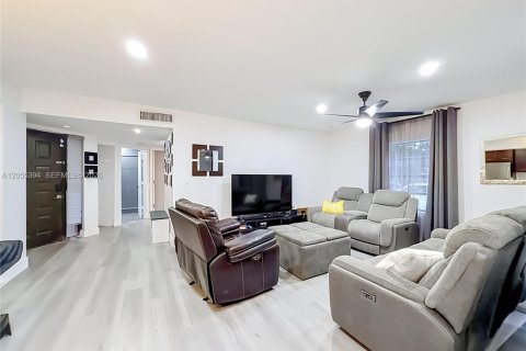 Condominio en venta en Plantation, Florida, 3 dormitorios, 104.05 m2 № 2186405 - foto 12