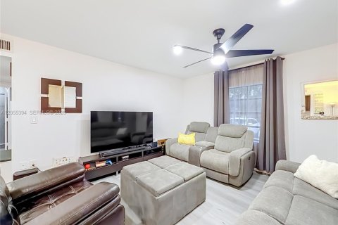Condominio en venta en Plantation, Florida, 3 dormitorios, 104.05 m2 № 2186405 - foto 16