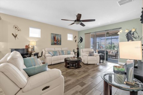 Casa en venta en Davenport, Florida, 2 dormitorios, 191.01 m2 № 2151733 - foto 5