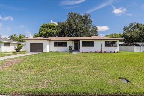 Casa en Lakeland, Florida 3 dormitorios, 171.4 m2 № 2308550