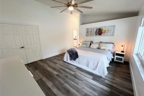 House in Davie, Florida 4 bedrooms, 204.11 sq.m. № 1797067 - photo 20