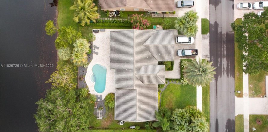 House in Davie, Florida 4 bedrooms, 204.11 sq.m. № 1797067