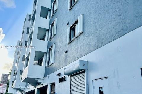 Copropriété à vendre à Miami, Floride: 2 chambres, 86.31 m2 № 1890652 - photo 2