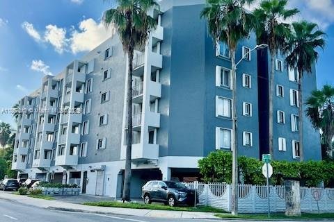 Copropriété à vendre à Miami, Floride: 2 chambres, 86.31 m2 № 1890652 - photo 1