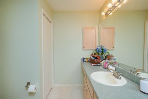 House in The Villages, Florida 3 bedrooms, 129.32 sq.m. № 2105363 - photo 22