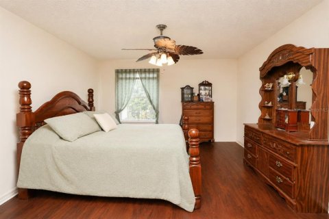 House in The Villages, Florida 3 bedrooms, 129.32 sq.m. № 2105363 - photo 17