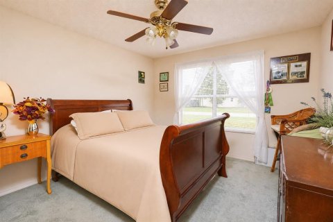 House in The Villages, Florida 3 bedrooms, 129.32 sq.m. № 2105363 - photo 24